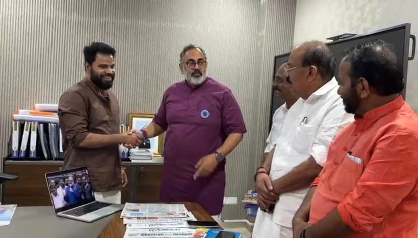 കലയും പൊതുപ്രവർത്തനവും